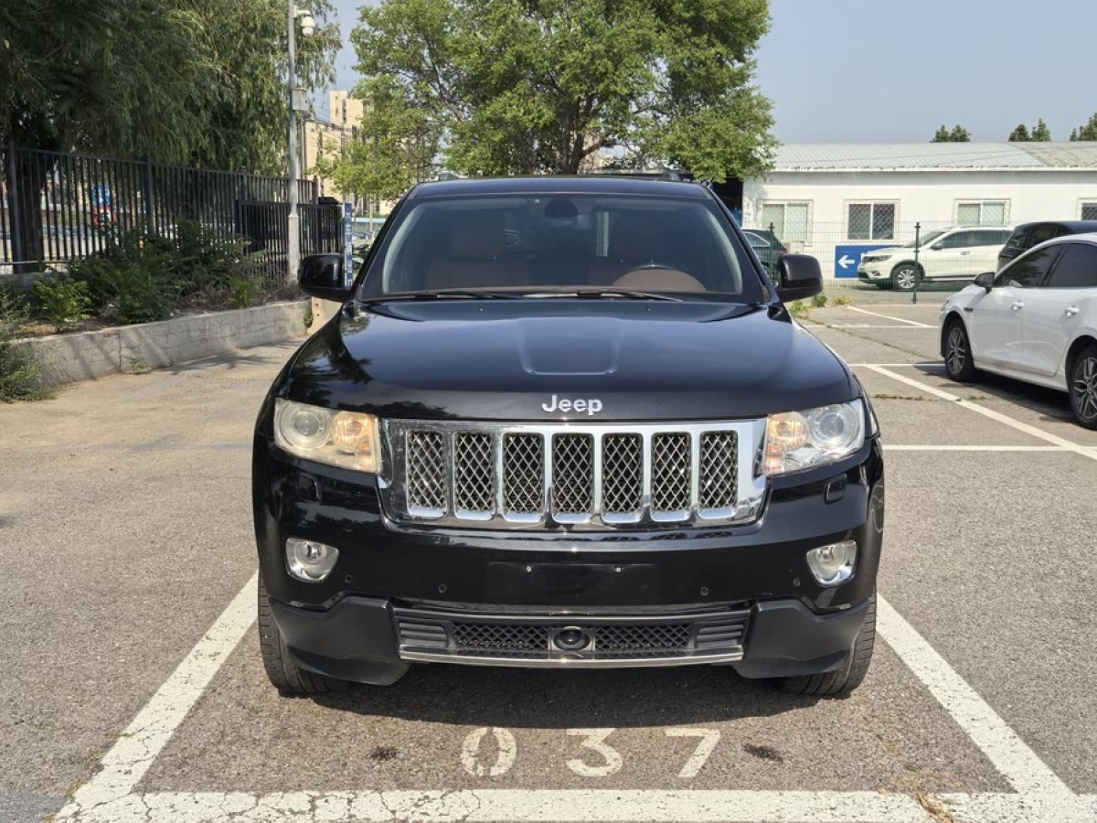 Jeep 大切諾基  2012款 5.7L 旗艦尊崇版圖片