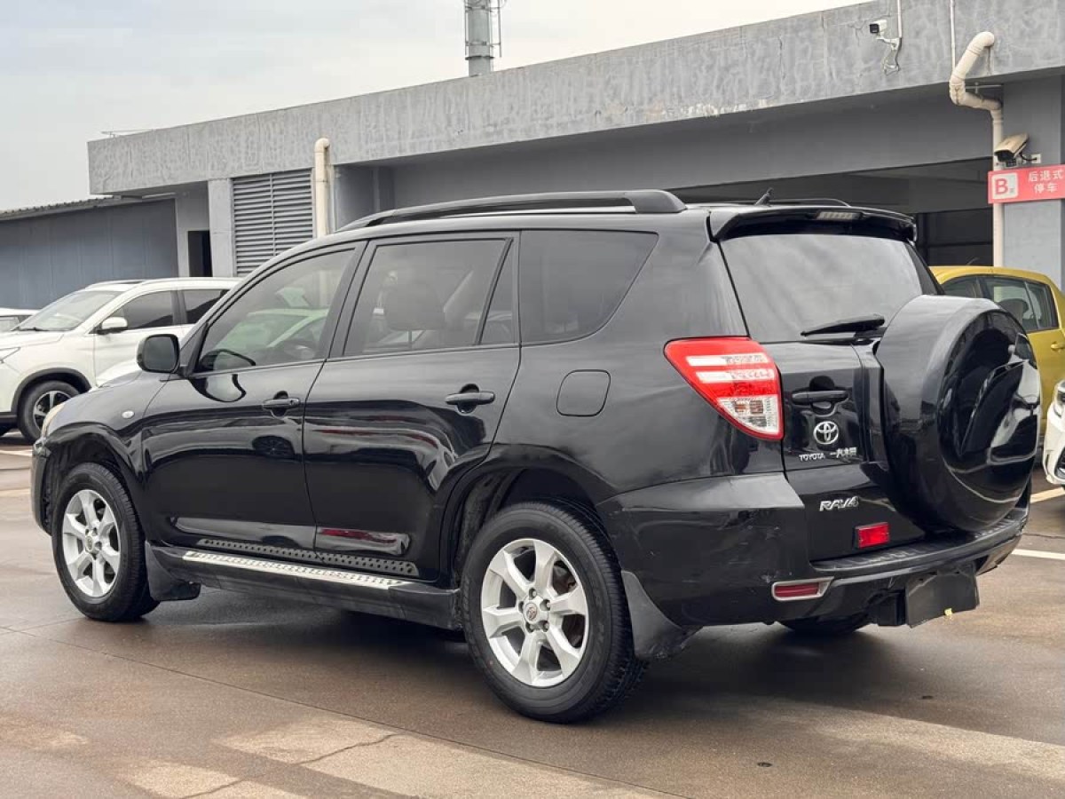 豐田 RAV4榮放  2011款 2.0L 手動經(jīng)典版圖片