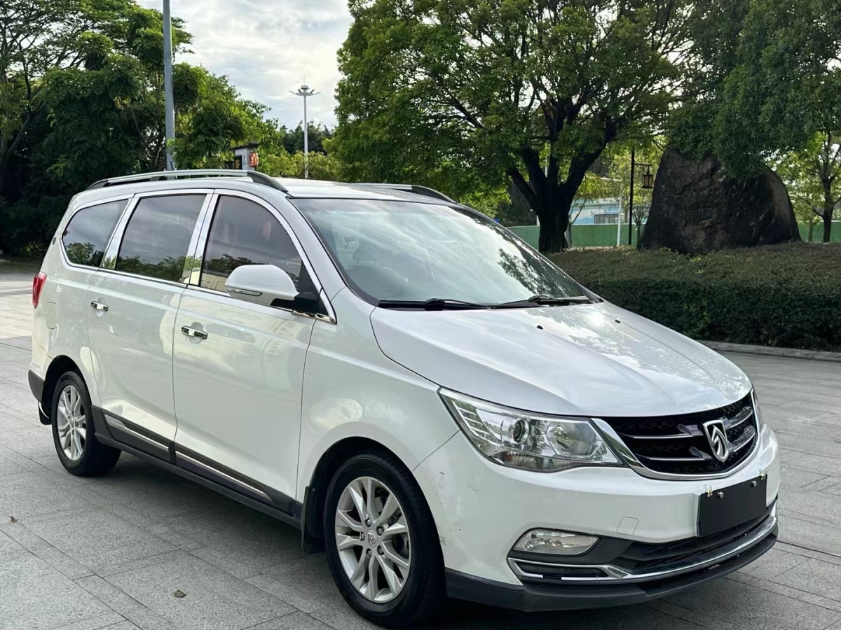 寶駿 730  2014款 1.5L 手動(dòng)舒適型 7座圖片