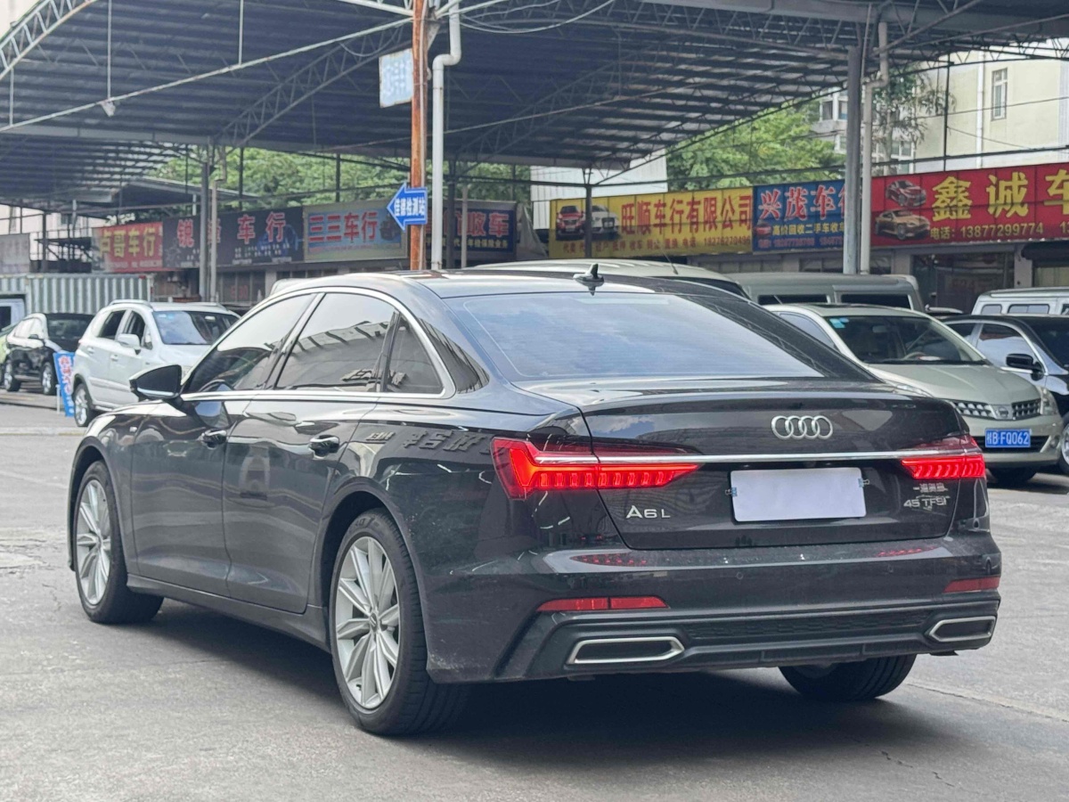 奧迪 奧迪A6L  2022款 45 TFSI 臻選動(dòng)感型圖片