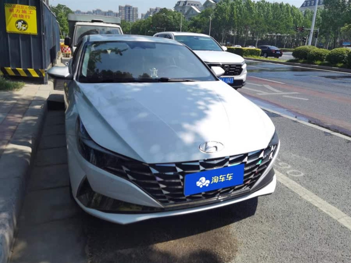 現(xiàn)代 伊蘭特  2022款 1.5L CVT LUX尊貴版圖片