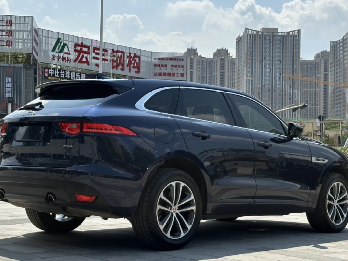 2017年9月捷豹 F-PACE  2016款 2.0T 兩驅(qū)R-Sport運動版