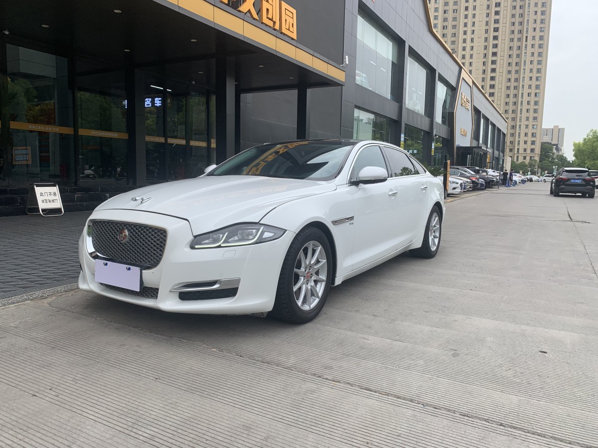 捷豹 XJ  2016款 XJL 2.0T 兩驅(qū)典雅商務(wù)版圖片