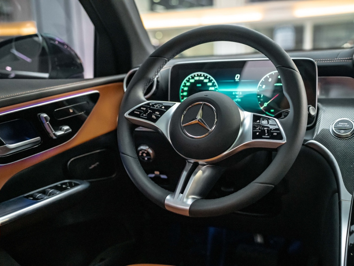 奔馳 奔馳GLC  2023款 GLC 260 L 4MATIC 動感型 5座圖片