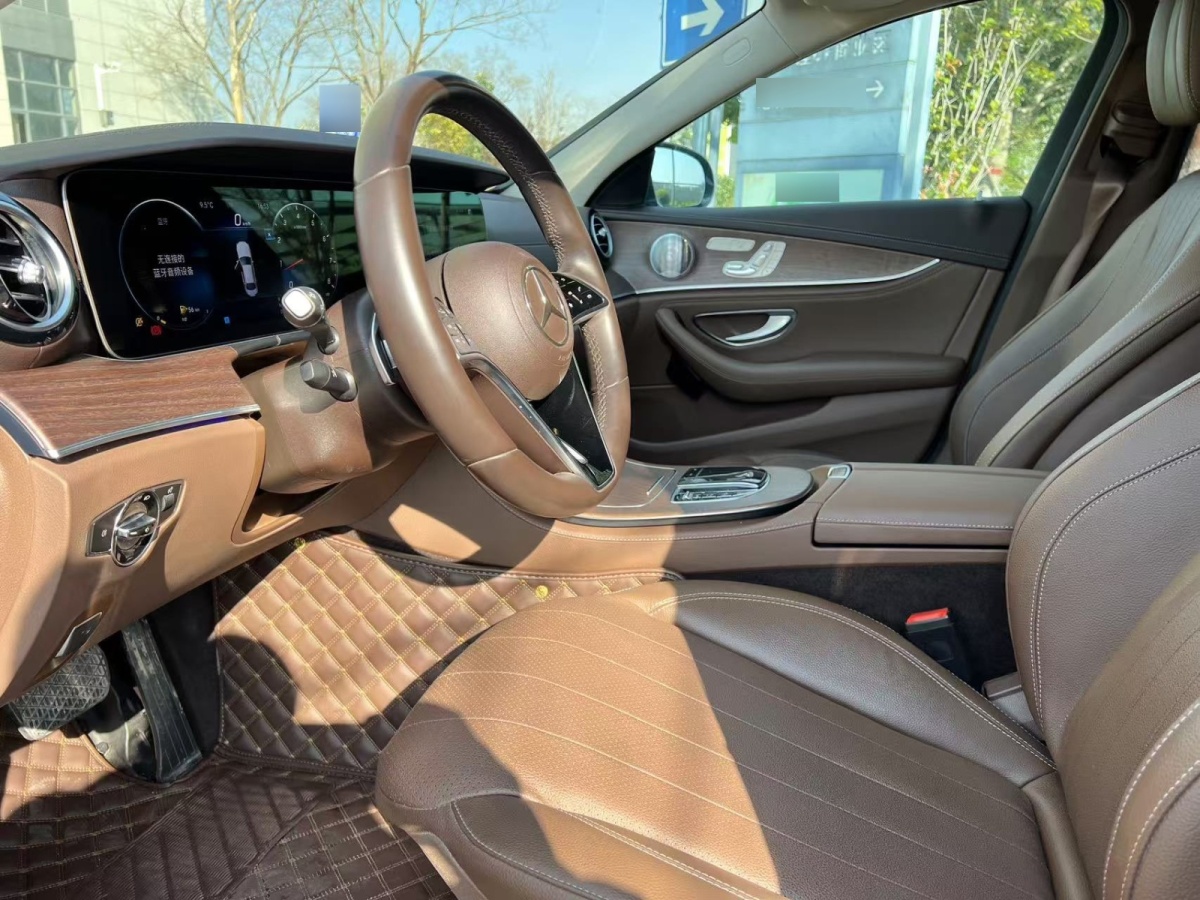 奔馳 奔馳E級(jí)  2021款 改款 E 300 L 豪華型圖片