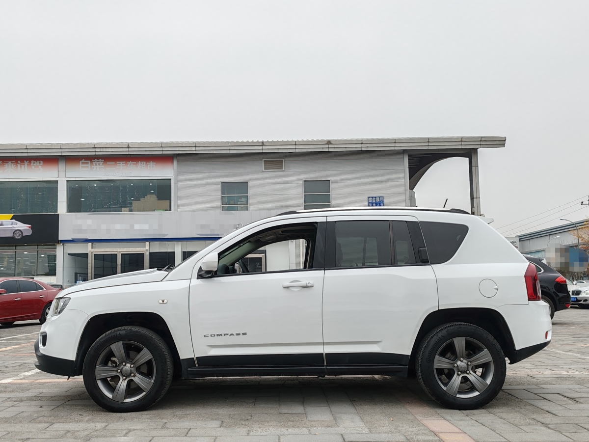 Jeep 指南者  2014款 改款 2.4L 四驅(qū)舒適版圖片