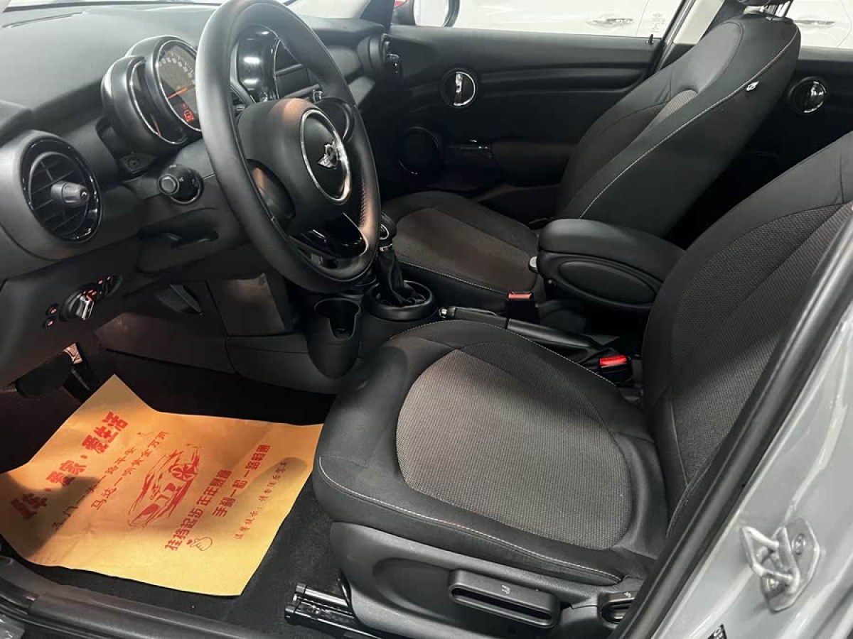 MINI MINI  2015款 1.2T ONE 五門版圖片
