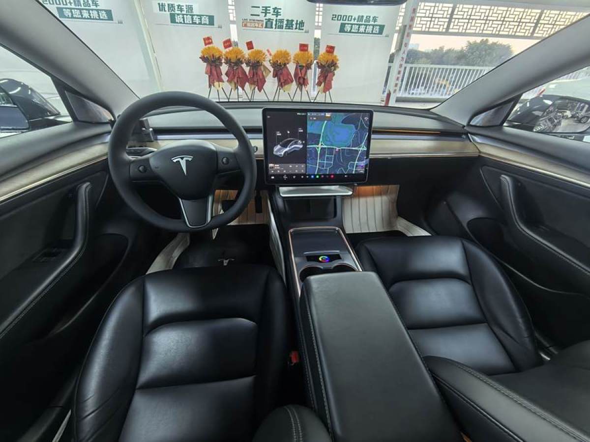 特斯拉 Model 3  2021款 改款 標(biāo)準(zhǔn)續(xù)航后驅(qū)升級(jí)版圖片