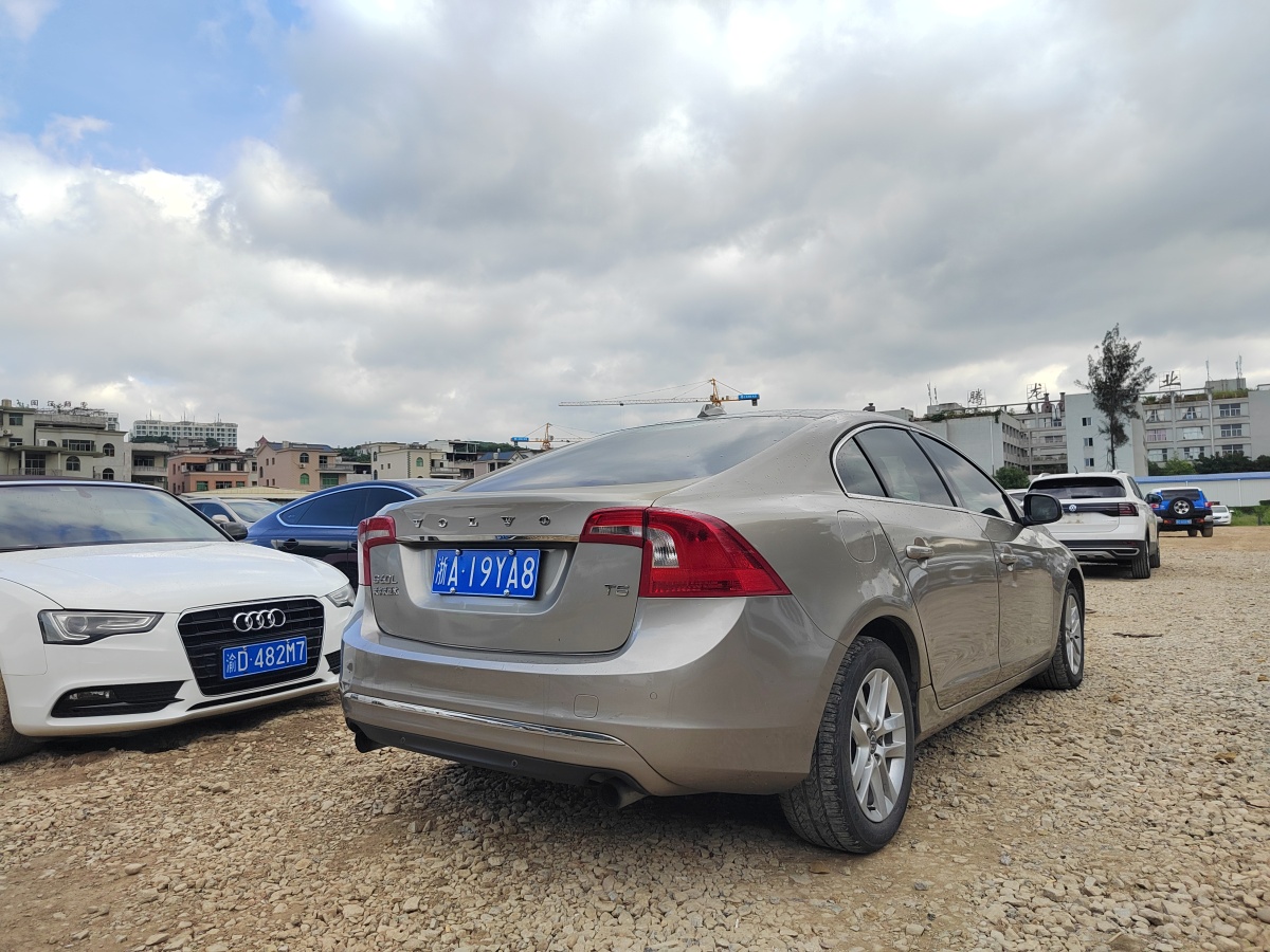 沃爾沃 S60  2015款 L 2.0T 智行版圖片