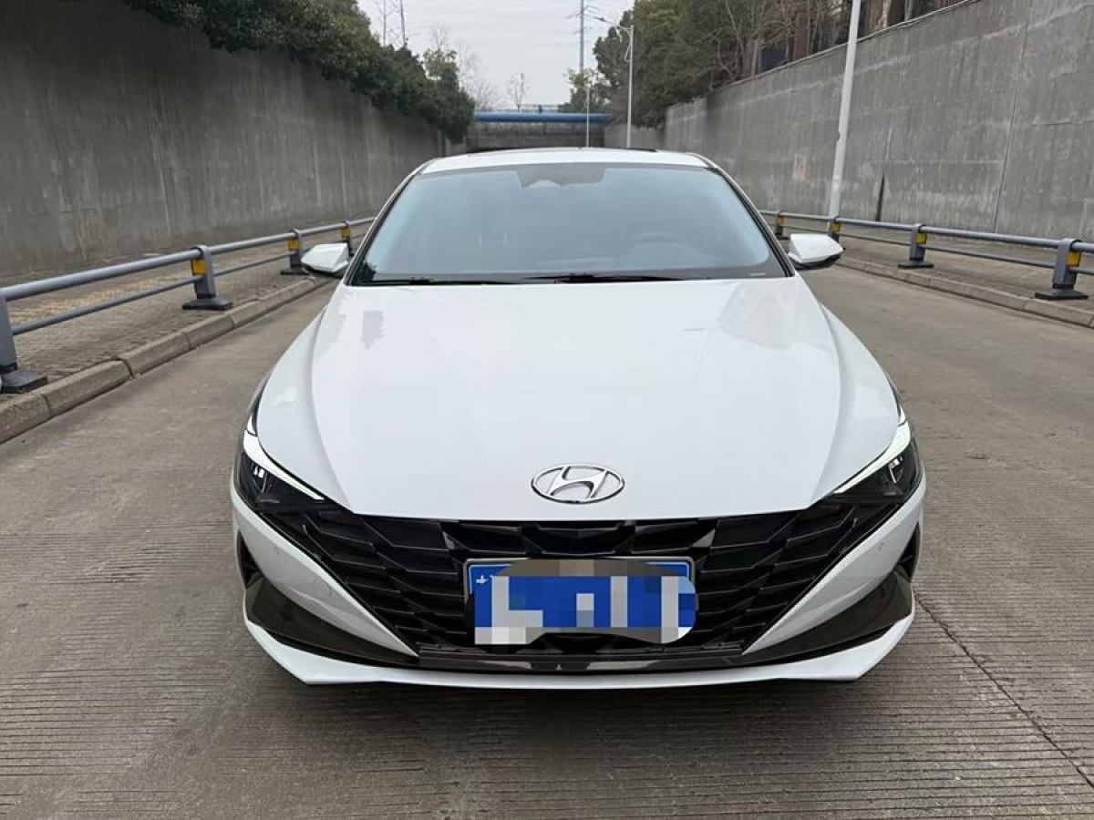 現(xiàn)代 伊蘭特  2023款 1.5L CVT GLS領(lǐng)先版圖片