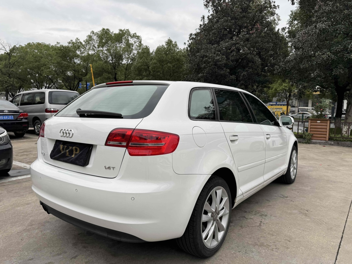 奧迪 奧迪A3  2012款 Sportback 1.4T 豪華型圖片