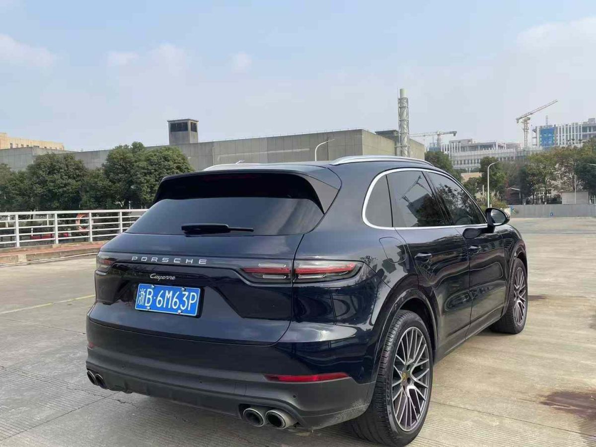 保時(shí)捷 Cayenne  2022款 Cayenne 3.0T 鉑金版圖片