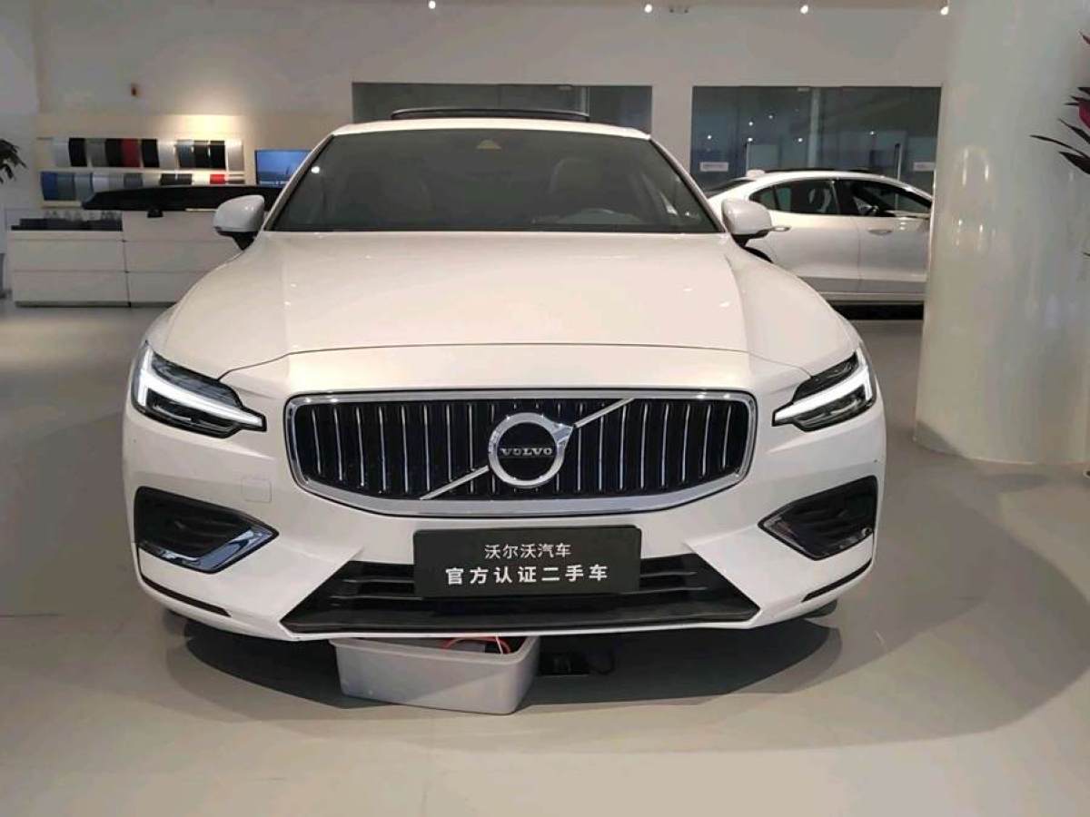 沃爾沃 S60L  2024款 B4 智逸豪華版圖片