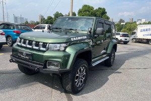 BJ40 北京 2.0T 自動(dòng)四驅(qū)城市獵人版至尊型