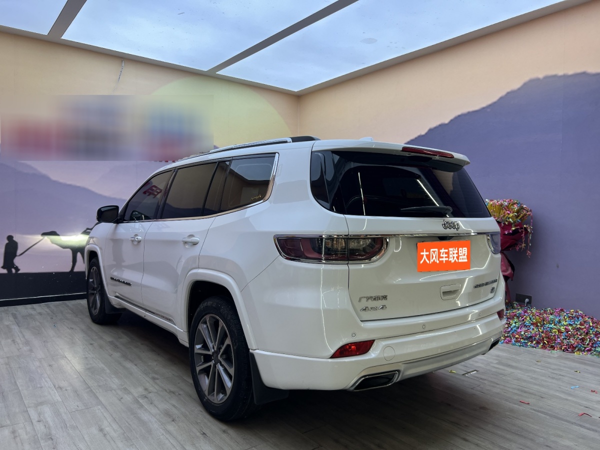 Jeep 大指揮官  2018款 2.0T 四驅(qū)智享版圖片