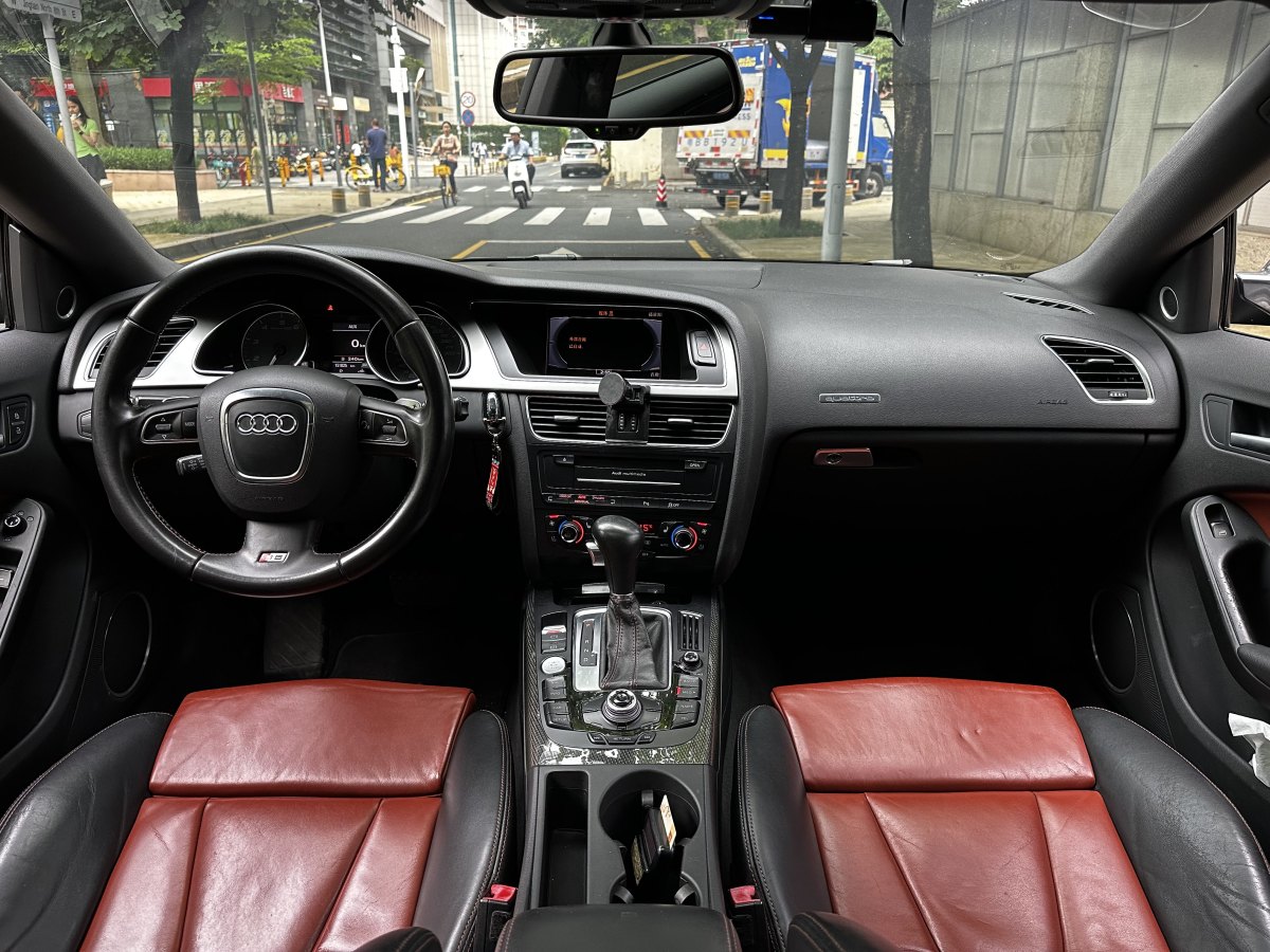 2012年2月奧迪 奧迪S5  2012款 S5 3.0T Sportback