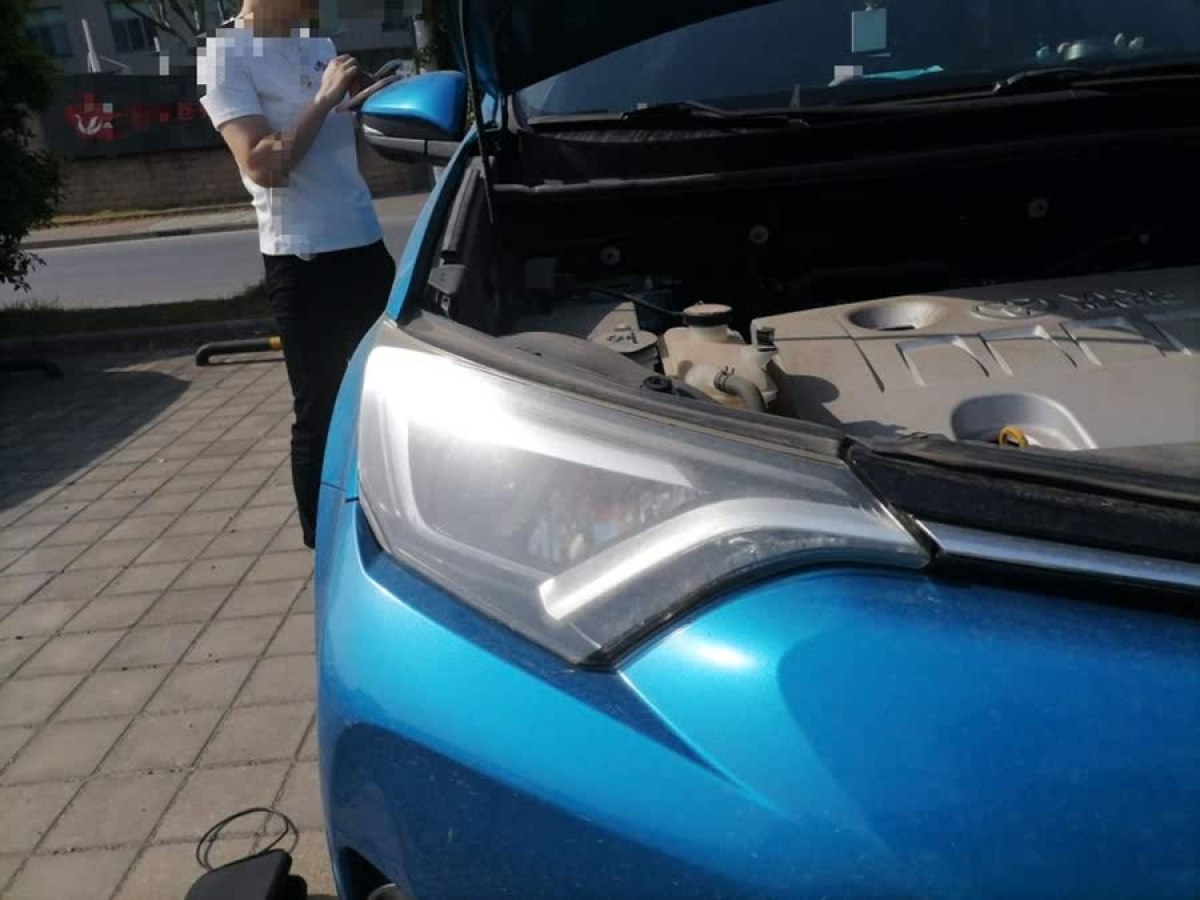 豐田 RAV4榮放  2016款 2.0L CVT四驅(qū)新銳版圖片