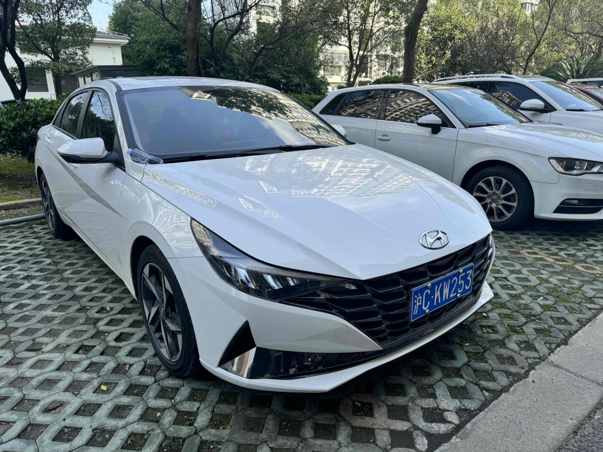 現(xiàn)代 伊蘭特  2022款 1.5L CVT LUX尊貴版圖片