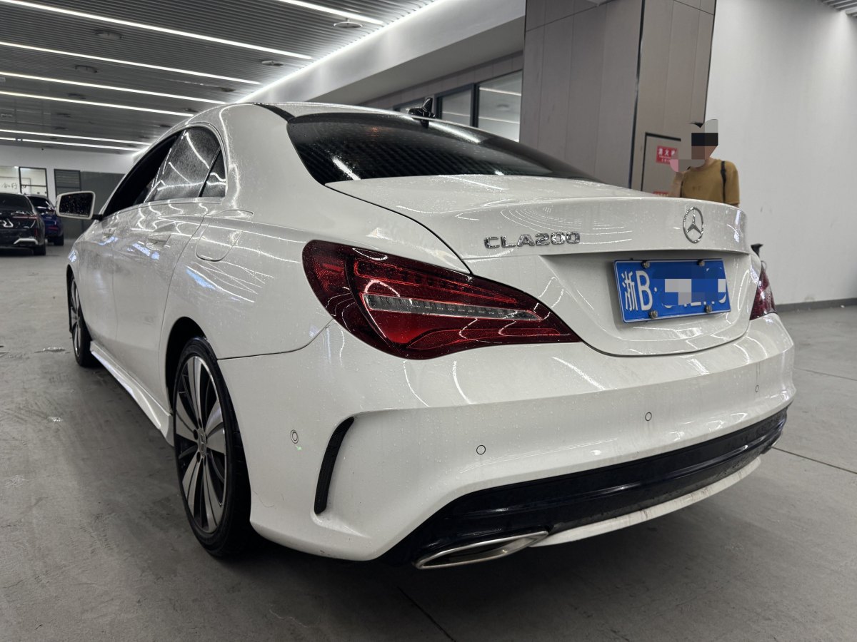 奔馳 奔馳CLA級(jí)  2018款 CLA 200 時(shí)尚型圖片