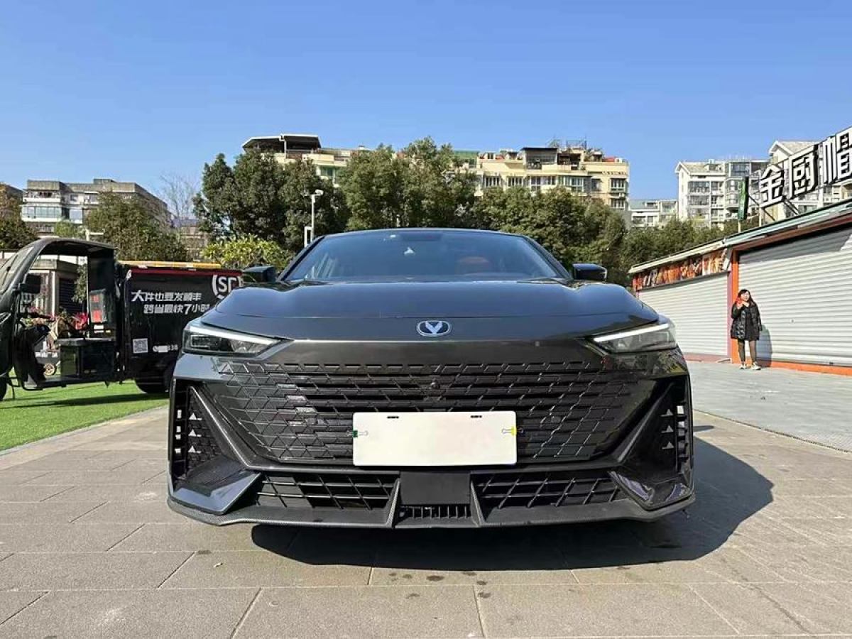 長(zhǎng)安 長(zhǎng)安UNI-V  2022款 1.5T 尊貴型圖片