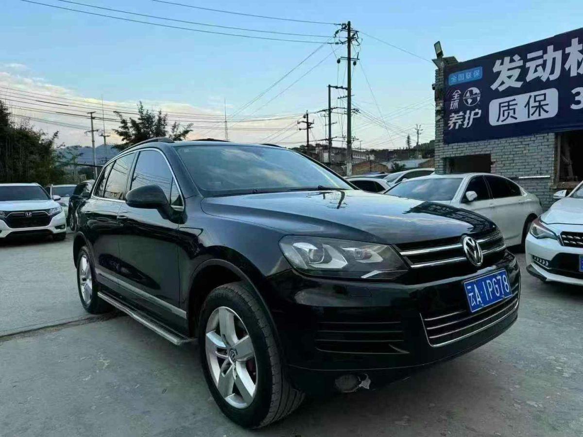 2014年7月大眾 途銳  2014款 3.0TSI 黑色探險(xiǎn)者