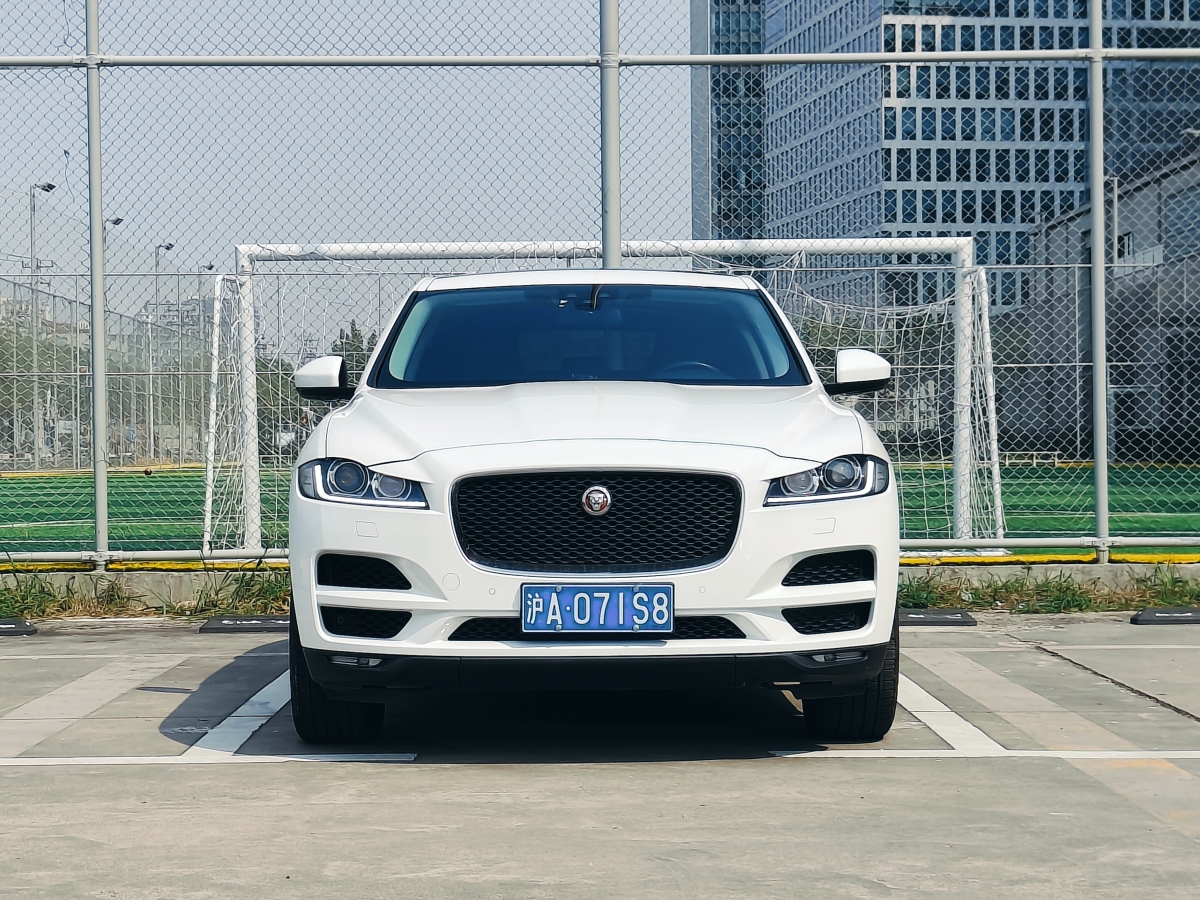 捷豹 F-PACE  2018款 2.0T 兩驅(qū)都市尊享版圖片