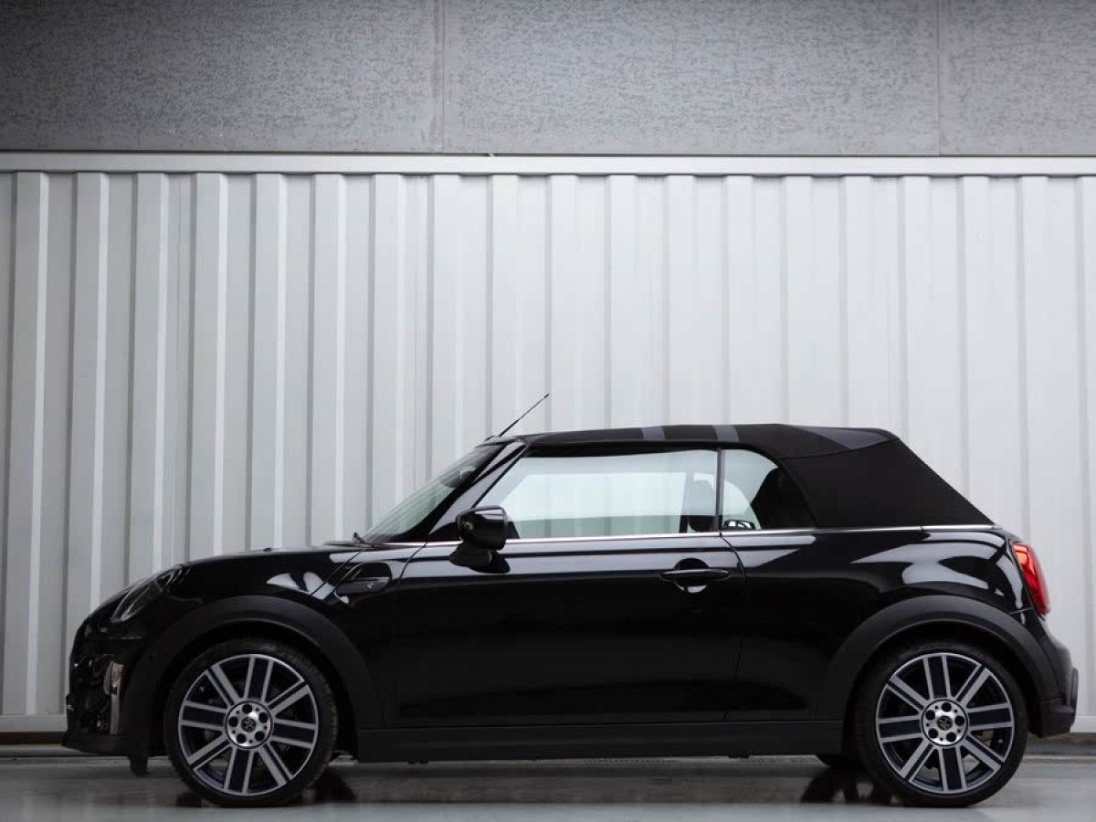 MINI MINI  2023款 2.0T COOPER S CABRIO 藝術(shù)家圖片