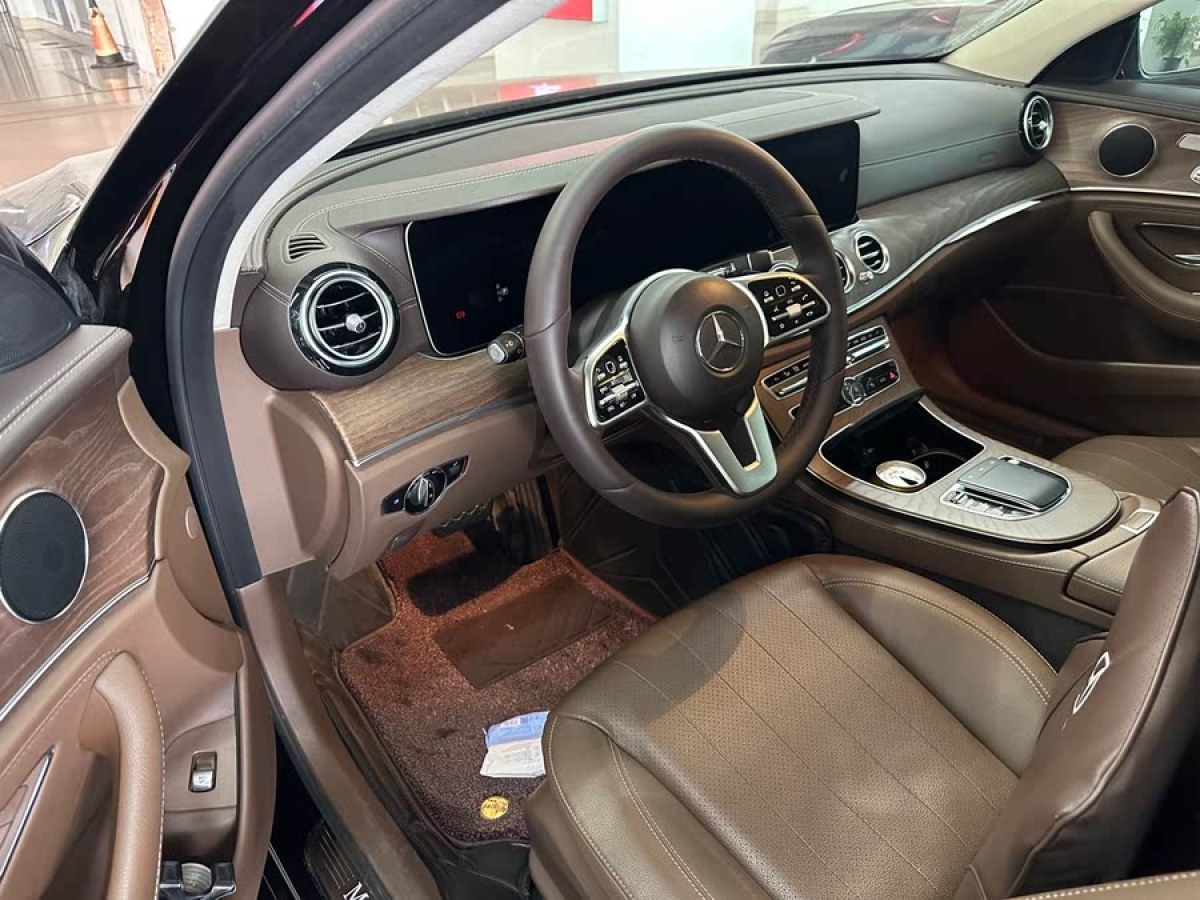 奔馳 奔馳E級  2019款 改款 E 300 L 時尚型圖片
