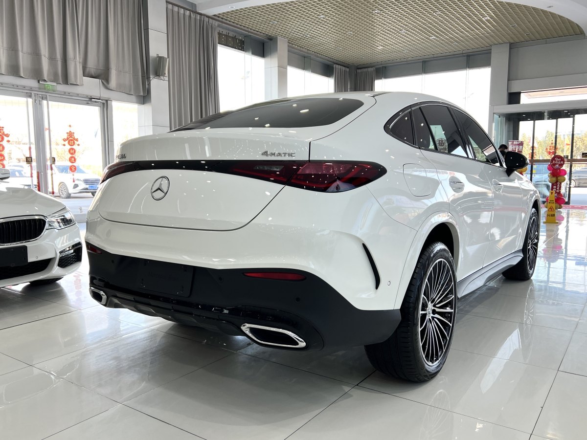 奔馳 奔馳GLC  2024款 GLC 300 4MATIC 轎跑SUV圖片