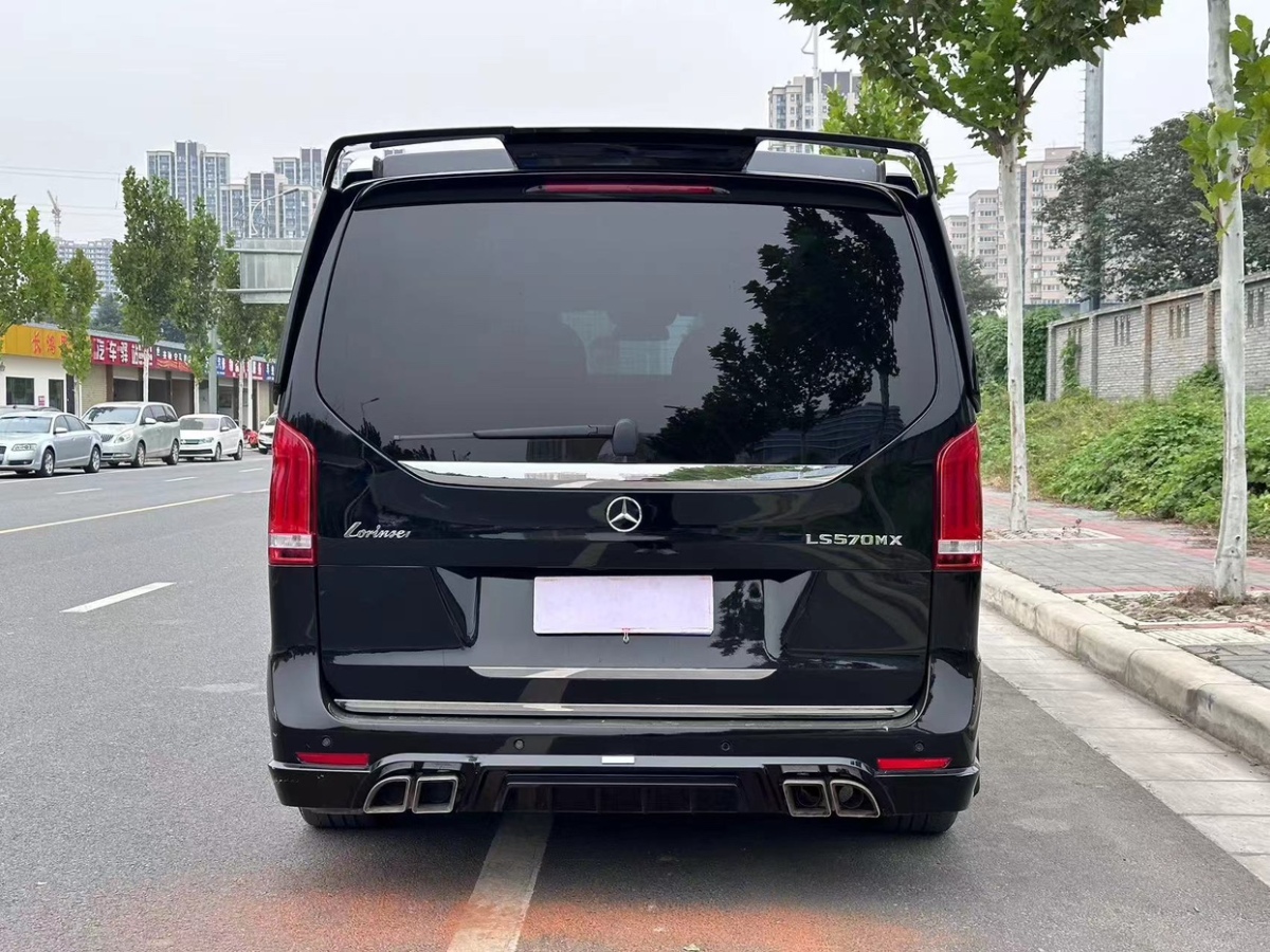 奔馳 V級(jí)  2022款 V 260 L 長(zhǎng)軸距尊貴版圖片