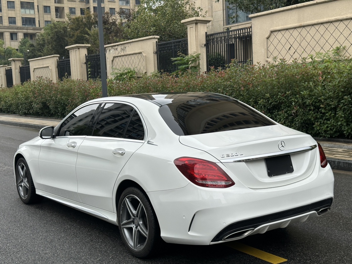 奔馳 奔馳C級  2015款 C 300 L 運(yùn)動型圖片