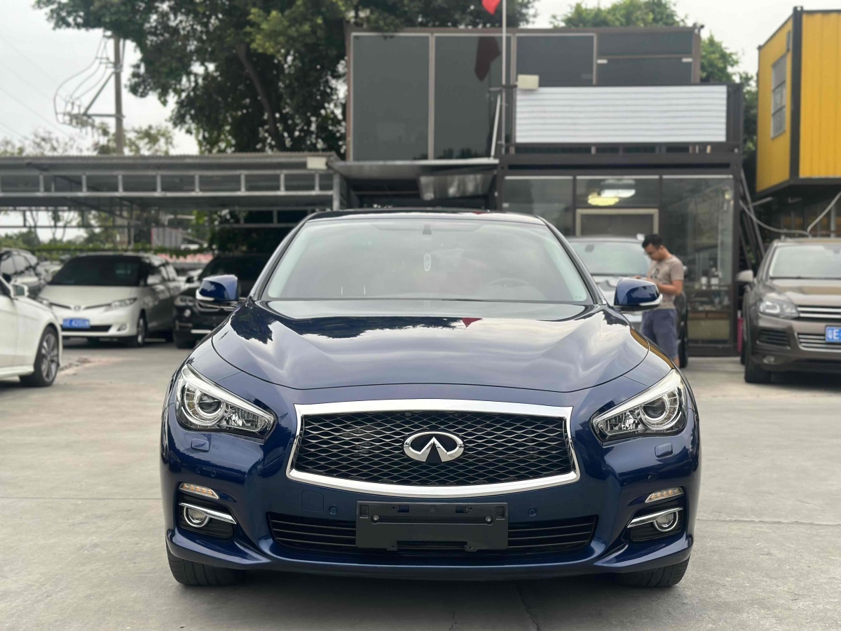 英菲尼迪 Q50L  2016款 2.0T 進(jìn)取版圖片