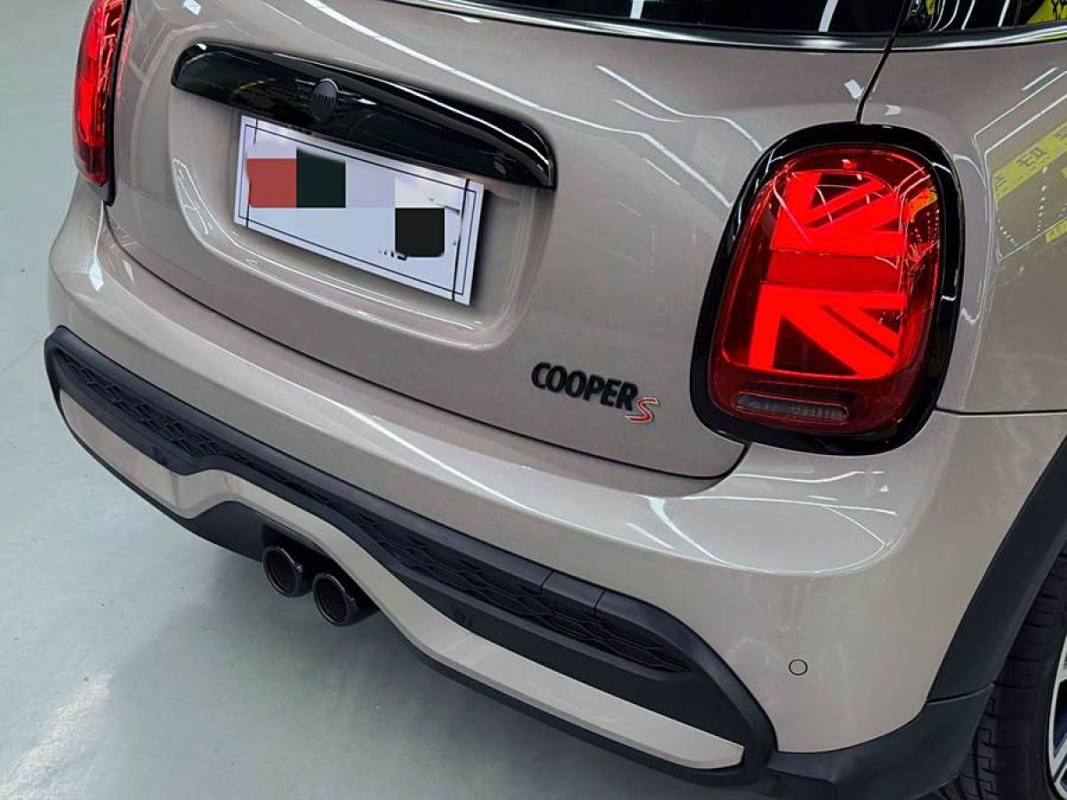 MINI MINI  2022款 2.0T COOPER S 藝術(shù)家 五門(mén)版圖片