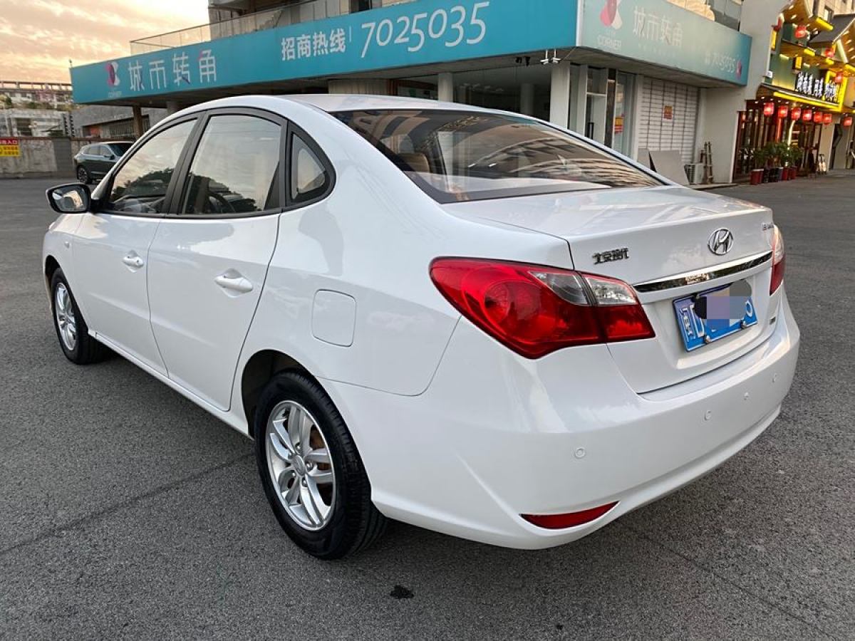 現(xiàn)代 悅動  2011款 1.6L 手動舒適型圖片