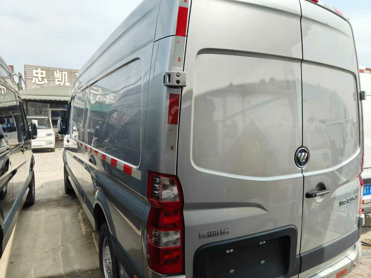 福田 圖雅諾EV  2023款 廂式運(yùn)輸車 加長(zhǎng)軸中頂 3座圖片