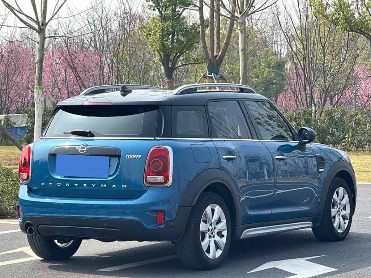 2019年8月MINI COUNTRYMAN  2019款 1.5T COOPER ALL4 經(jīng)典派周末旅行版