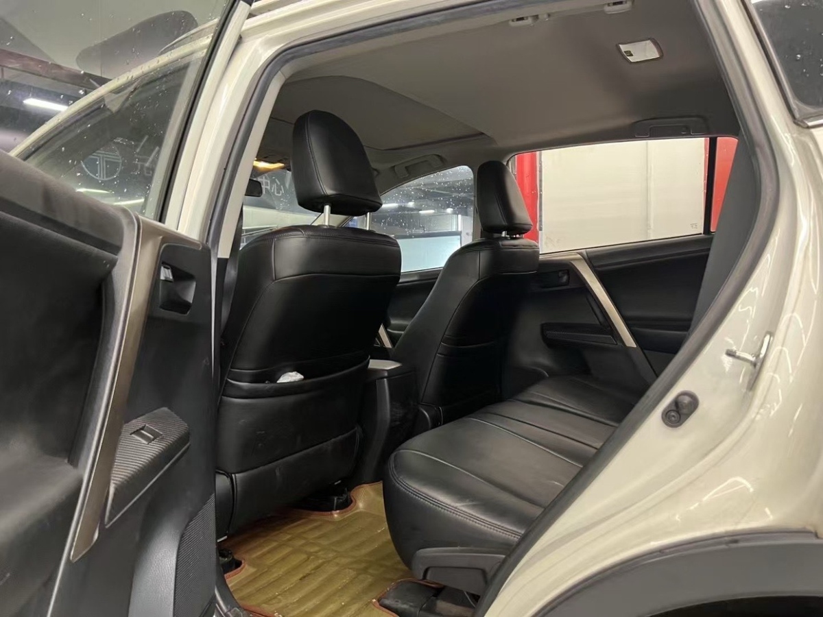 豐田 RAV4  2015款 2.0L CVT風(fēng)尚版圖片