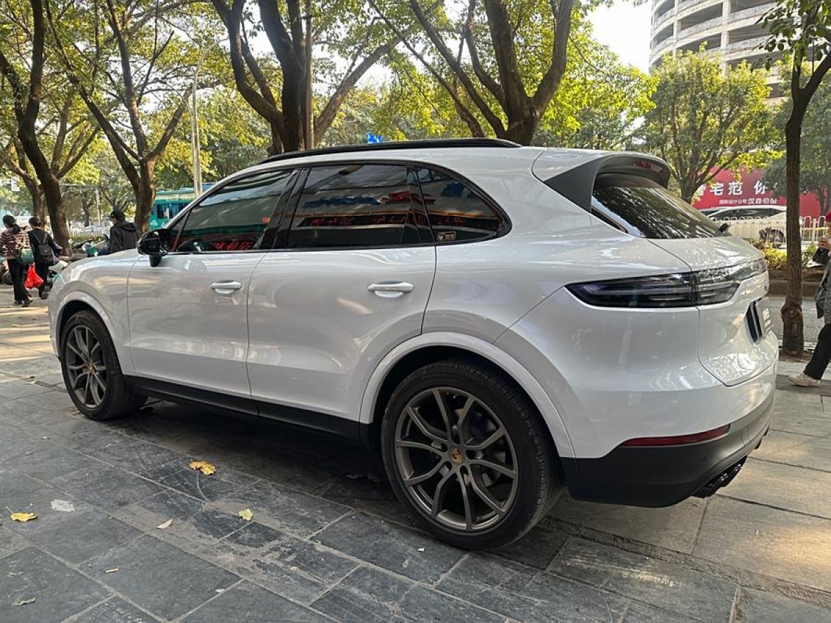 保時(shí)捷 Cayenne  2023款 Cayenne 3.0T 鉑金版圖片