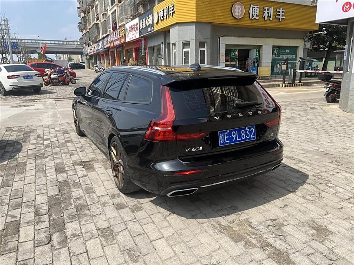 沃爾沃 V60  2022款 B5 智遠豪華版圖片