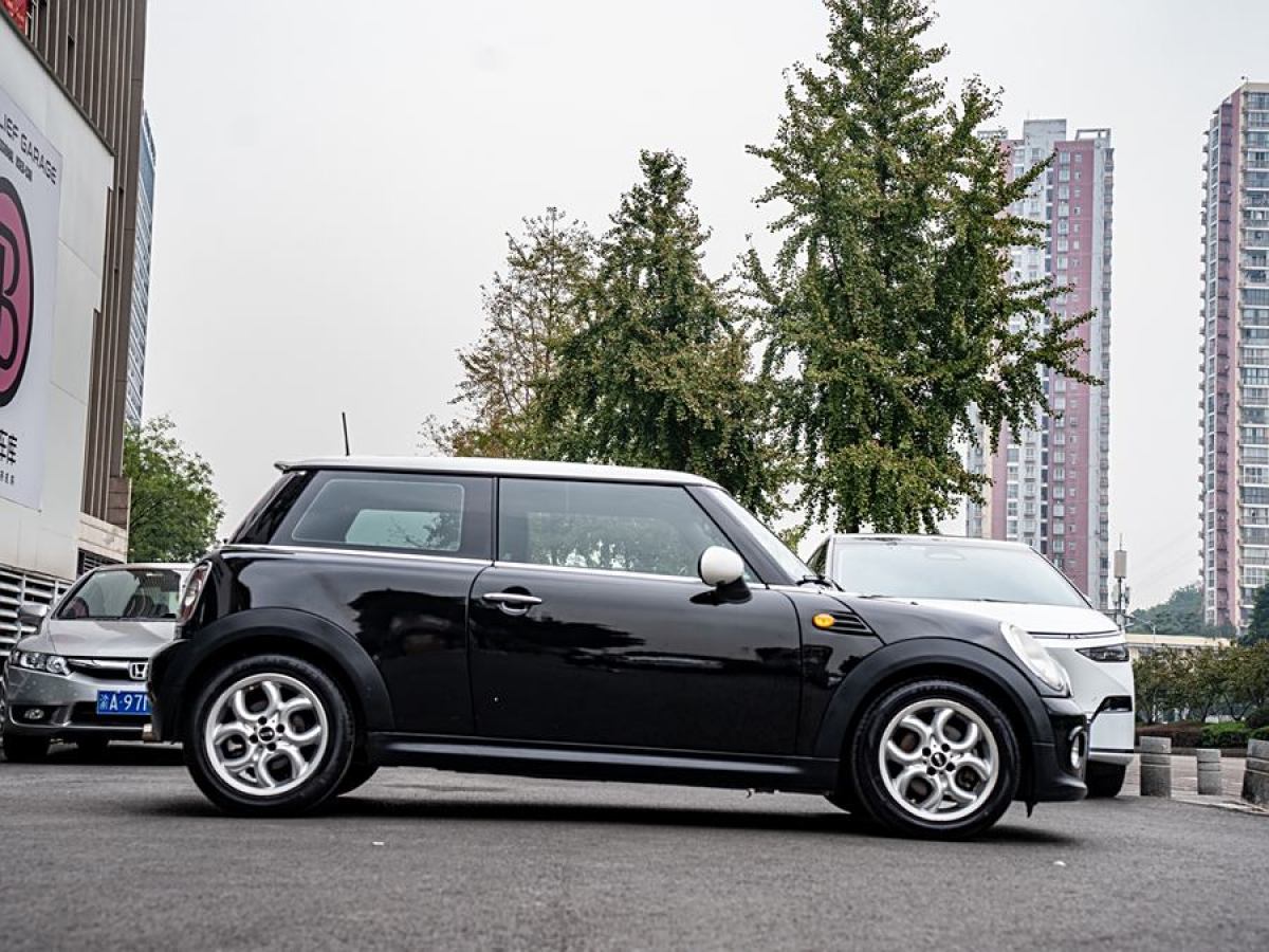 2012年4月MINI MINI  2012款 1.6L COOPER Baker Street