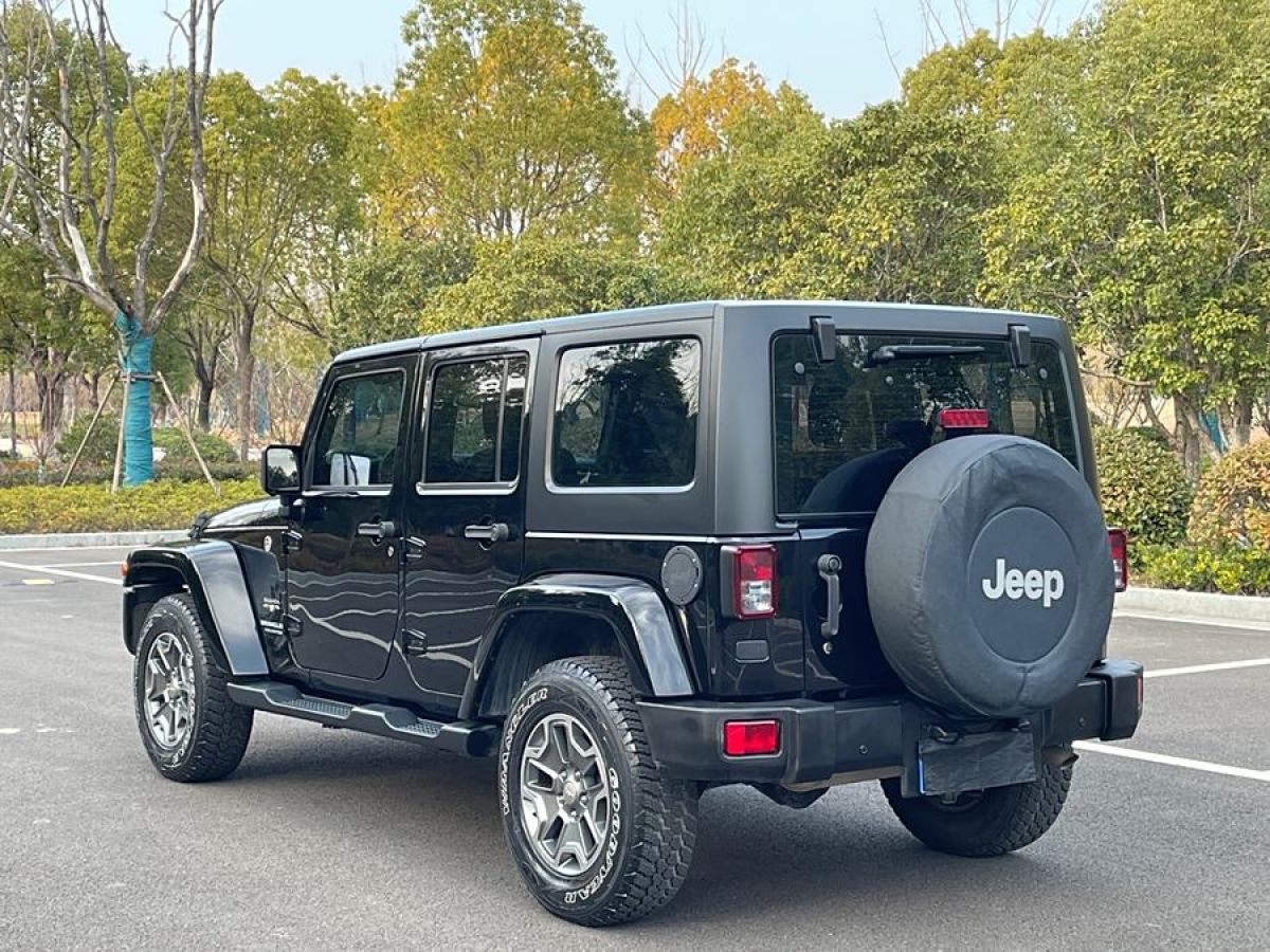 Jeep 牧馬人  2017款 3.0L Sahara 四門舒享版圖片