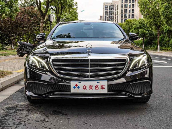 奔驰 奔驰E级  2019款 E 300 L 豪华型