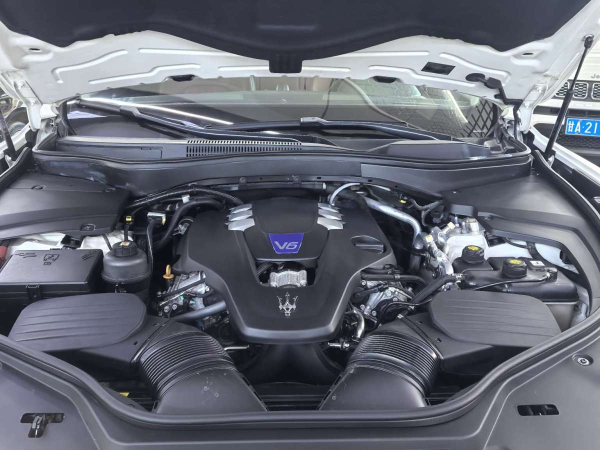 瑪莎拉蒂 Levante  2019款 3.0T 430Hp 運(yùn)動(dòng)版 國(guó)VI圖片