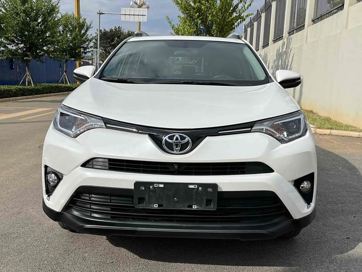 2018年9月豐田 RAV4榮放  2016款 2.0L CVT兩驅(qū)風(fēng)尚版