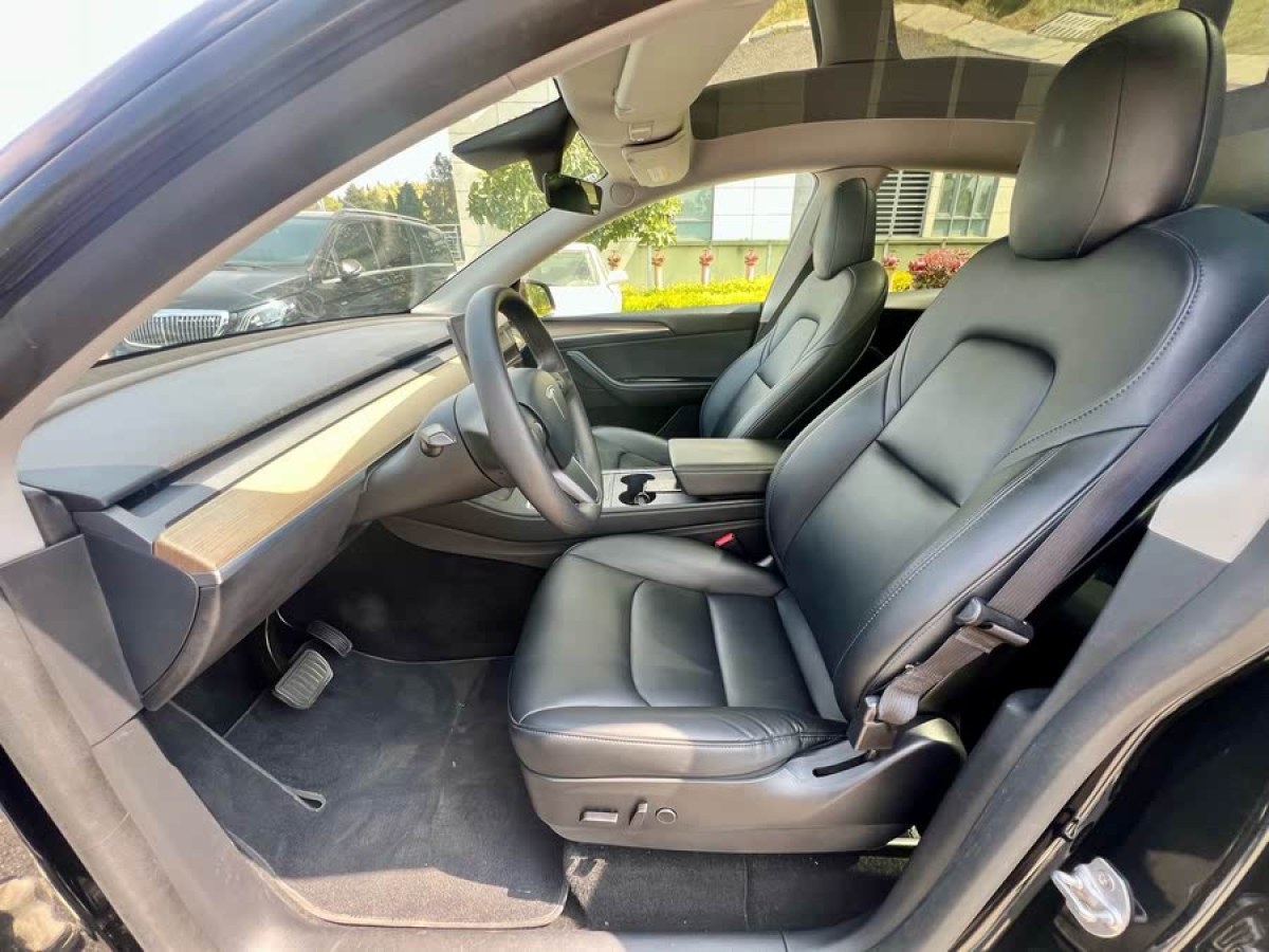 特斯拉 Model Y  2021款 改款 長續(xù)航全輪驅(qū)動(dòng)版圖片