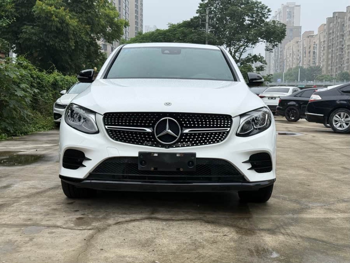 奔馳 奔馳GLC  2023款 改款 GLC 260 4MATIC 轎跑SUV圖片
