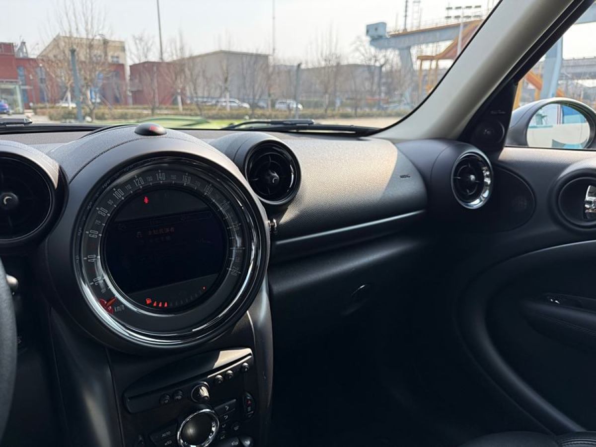 MINI COUNTRYMAN  2013款 1.6T COOPER S ALL4 滑雪版圖片