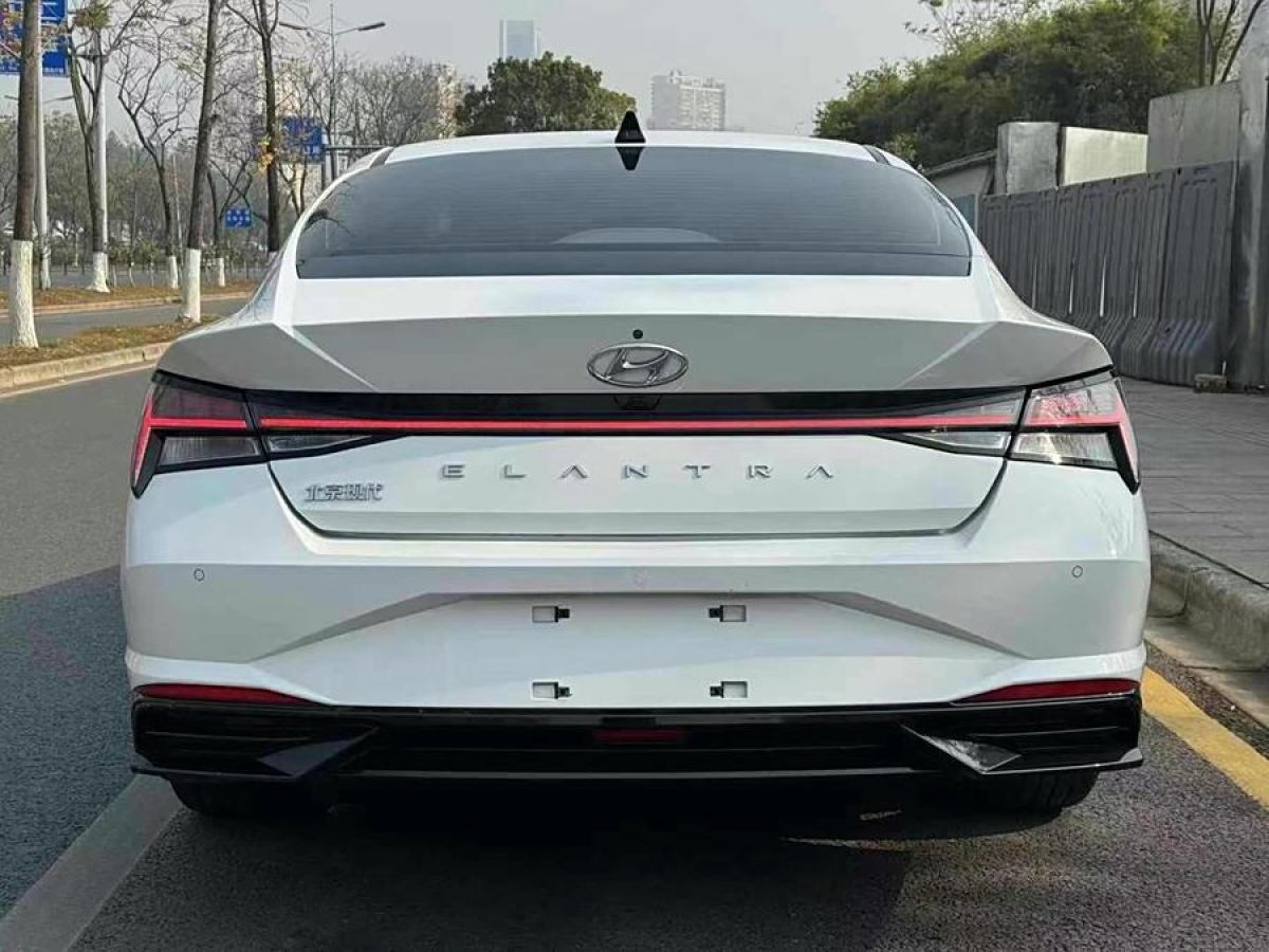 現(xiàn)代 伊蘭特  2022款 1.5L CVT LUX尊貴版圖片