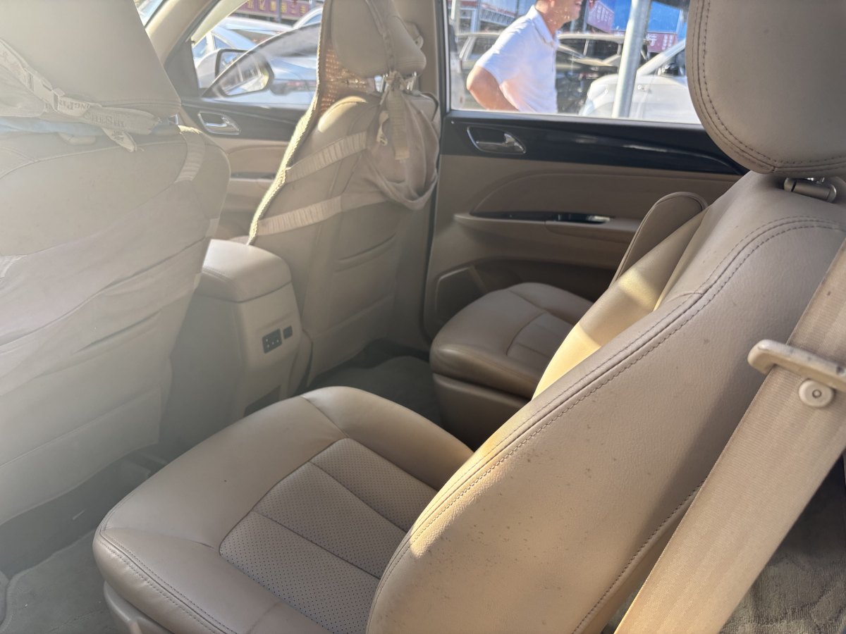 寶駿 730  2016款 1.5L 手動舒適型 7座圖片