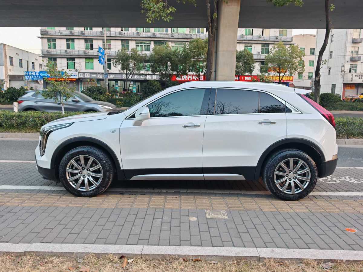 凱迪拉克 XT4  2018款 28T 四驅(qū)領(lǐng)先型圖片